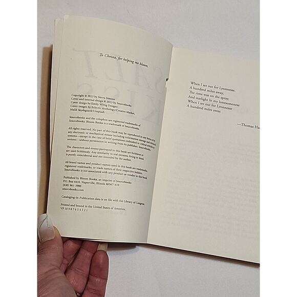 Salt Kisses the Lyonesse Trilogy by Sierra Simone USA Today Bestseller 2023 Pape - Picture 8 of 10